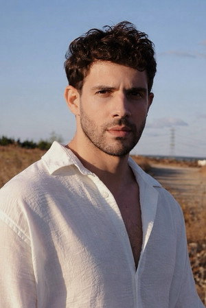 Actor Tugay Erdoğan in Muhtemel Ask