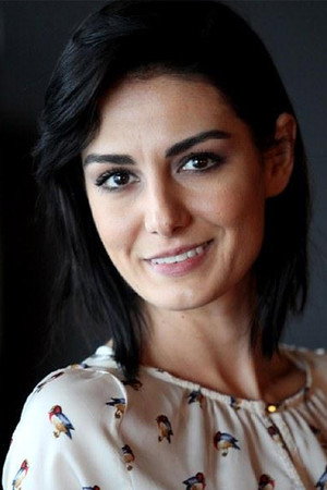 Actor Özlem Yılmaz in Kaçak