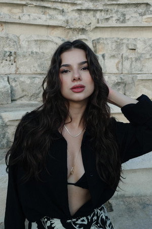 Actor Sinem Dağ in Başkalarinin Hayati