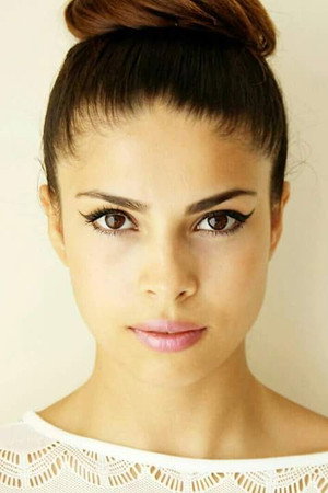 Actor Yaprak Durmaz in Başkalarinin Hayati
