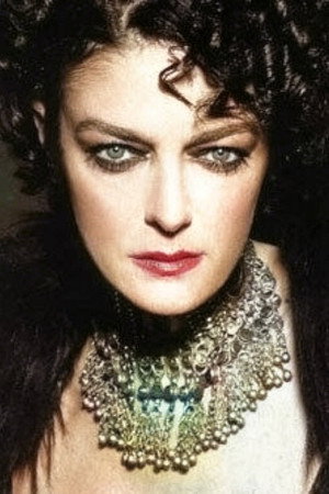 Actor Selda Özer in Kaçak