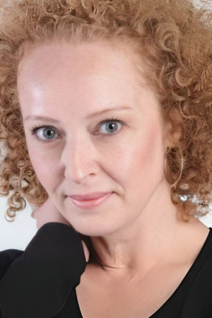 Actor Eda Özel in Kaçak